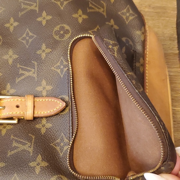 LOUIS VUITTONMonogram Montsouris PM. 23 - Picture 14 of 16